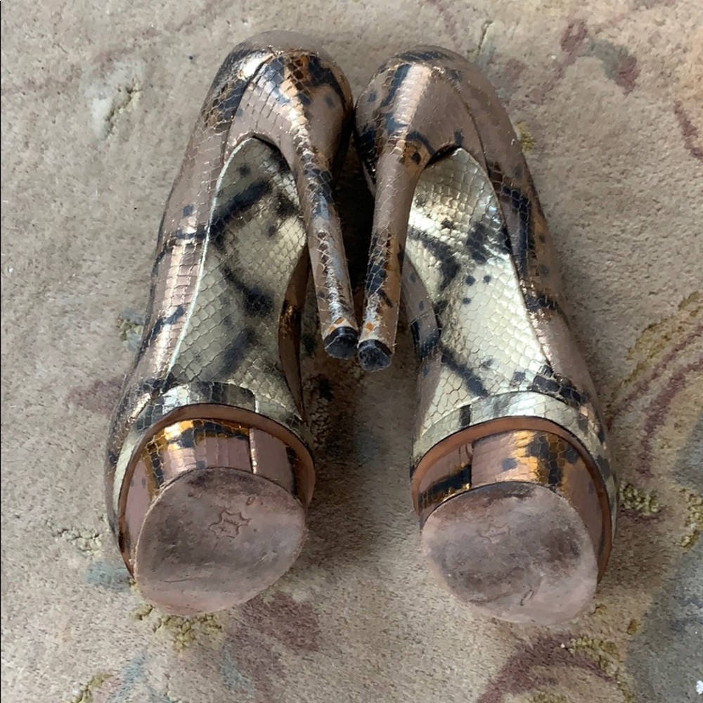 Brian Atwood Python Gold Heels. Size 6. - Picture 7 of 7